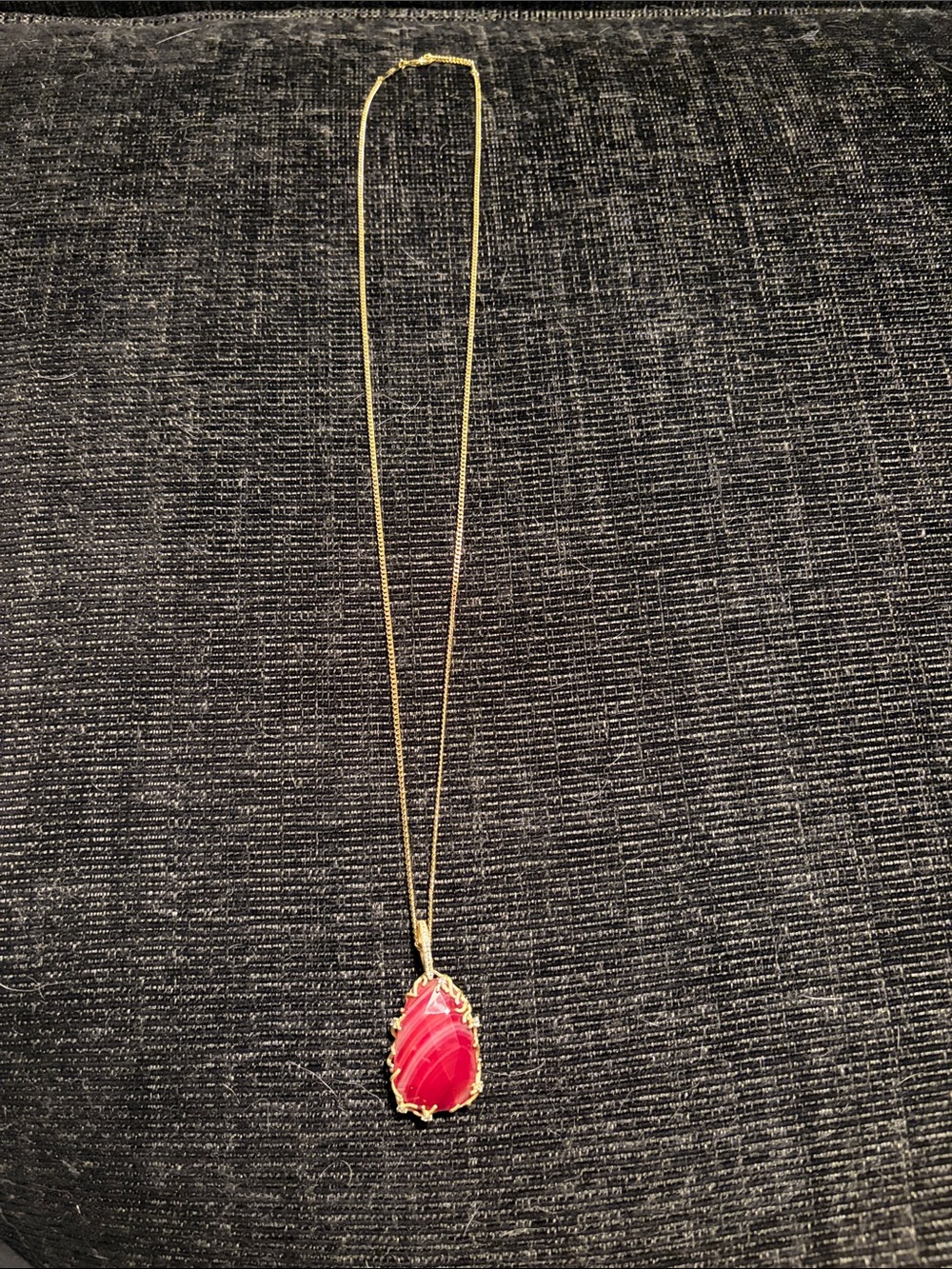 Rare Kendra Scott Luxe Gold Red Banded Agate Crystal Statement Necklace